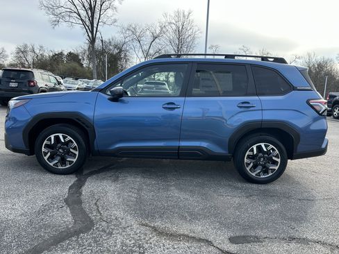 Used 2025 Subaru Forester Premium image 4