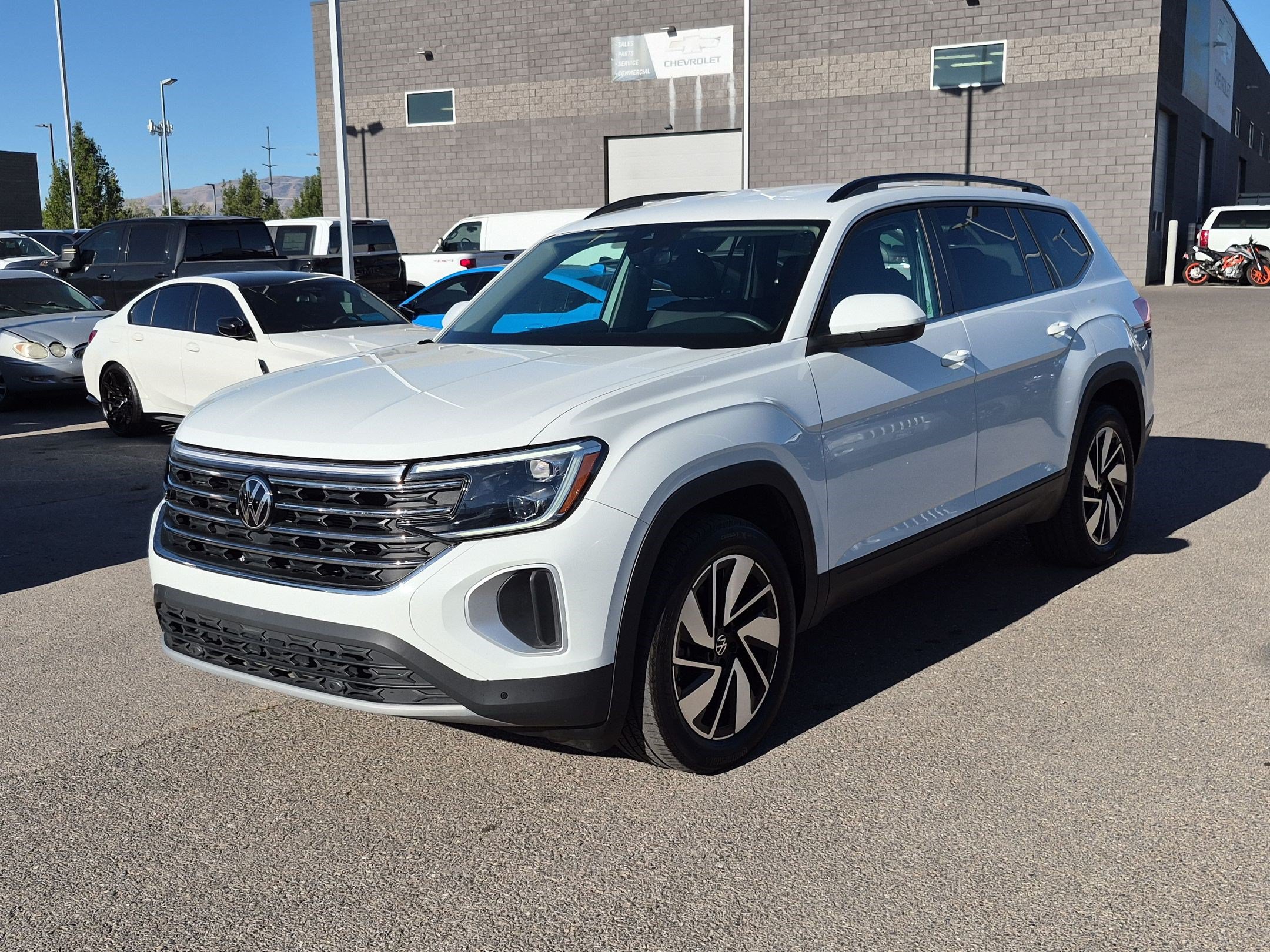 Used 2024 Volkswagen Atlas SE AWD/4WD image 8