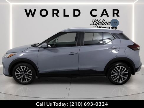 Used 2024 Nissan Kicks SV FWD image 4