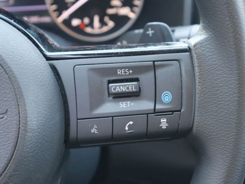 Used 2023 Nissan Rogue SV FWD image 13