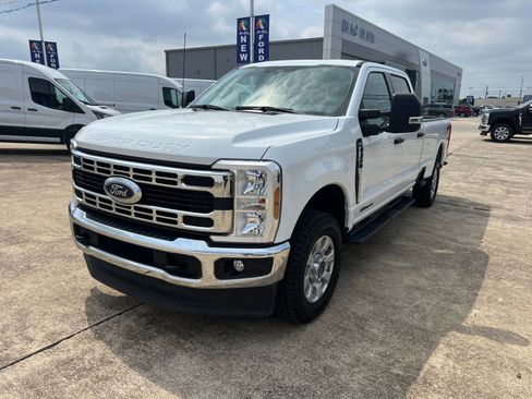 Used 2024 Ford F250 XLT AWD/4WD image 7