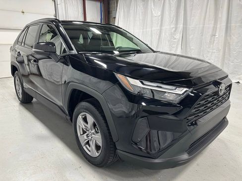 Used 2025 Toyota RAV4 XLE image 1