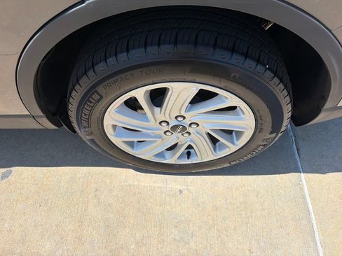 Used 2025 Lincoln Corsair FWD image 9