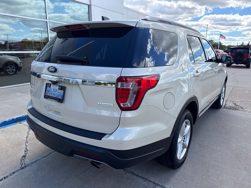 Used 2018 Ford Explorer XLT FWD image 5
