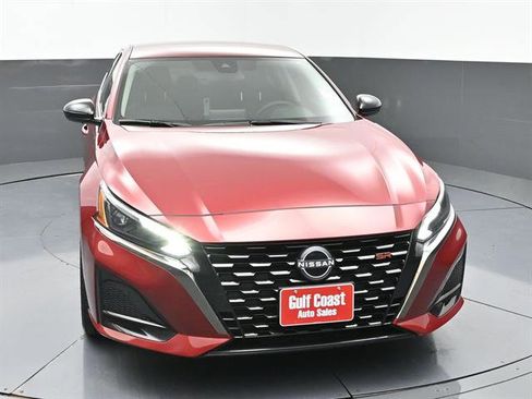 Used 2025 Nissan Altima 2.5 SR image 3