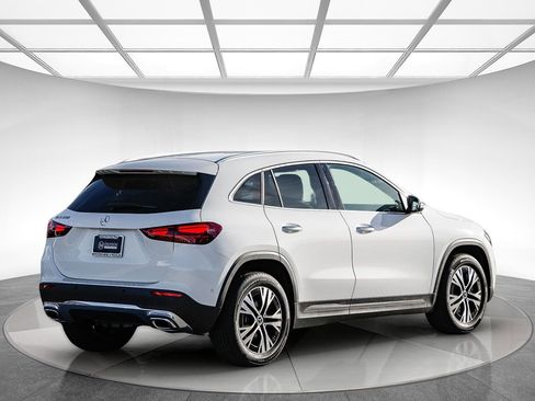 Certified 2025 Mercedes-Benz GLA 250 image 4