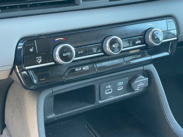 Used 2024 Honda Pilot Touring image 22