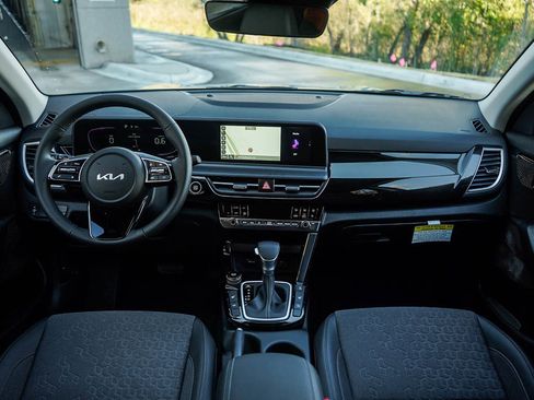 New 2026 Kia Seltos S image 13