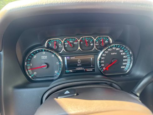 Used 2016 Chevrolet Suburban LTZ AWD/4WD image 32