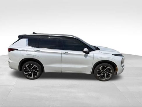 Used 2024 Mitsubishi Outlander SEL FWD image 2