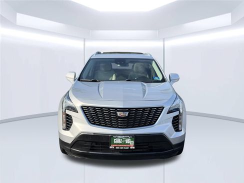 Used 2021 Cadillac XT4 Luxury w/ Cold Weather Package AWD/4WD image 2