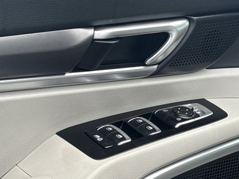 Used 2025 Kia Telluride S FWD image 15