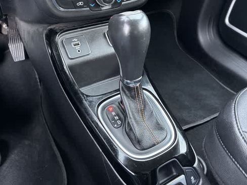 Used 2018 Jeep Compass Limited w/ Navigation Group FWD image 33