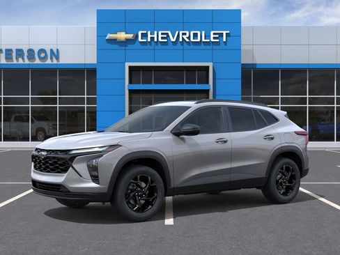New 2026 Chevrolet Trax LT w/ Sunroof Package FWD image 7