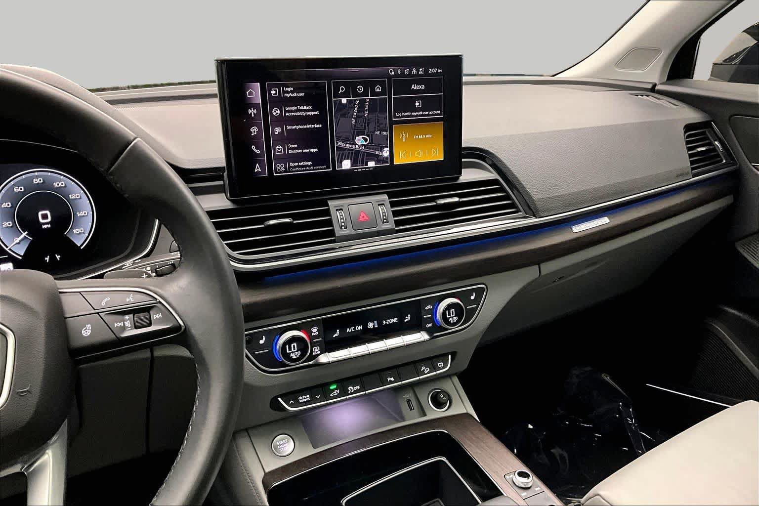 Certified 2025 Audi Q5 e Premium Plus w/ Premium Plus Package AWD/4WD image 7
