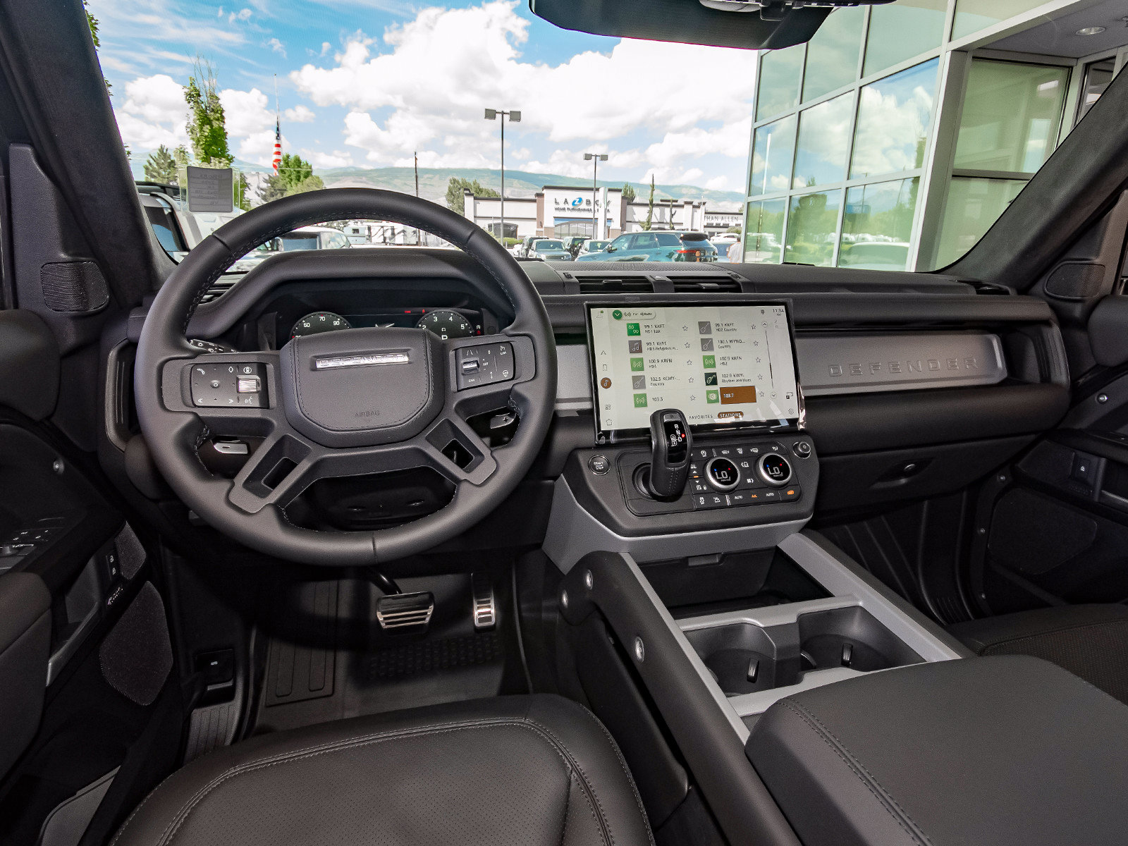 New 2026 Land Rover Defender 110 V8 AWD/4WD image 38