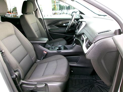 Used 2024 GMC Terrain SLE FWD image 19
