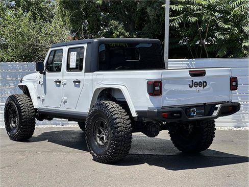 Used 2022 Jeep Gladiator Sport AWD/4WD image 3