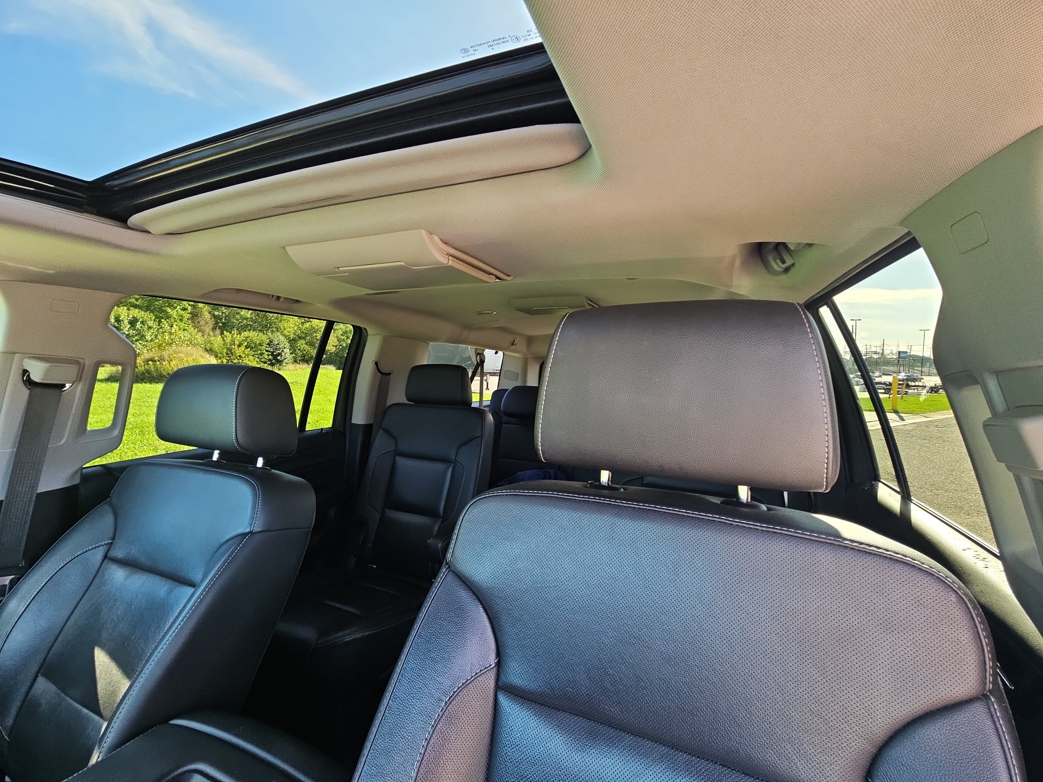 Used 2019 Chevrolet Suburban Premier AWD/4WD image 18
