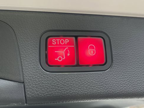 Certified 2022 Mercedes-Benz GLC 300 4MATIC w/ Driver Assistance Package image 13