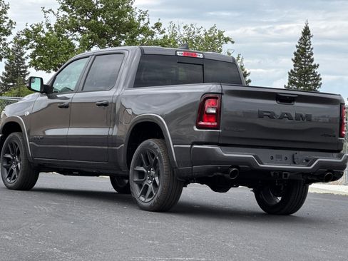 New 2026 RAM 1500 Laramie AWD/4WD image 5