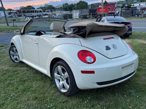 Used 2006 Volkswagen Beetle Convertible w/ Package 2 FWD image 5