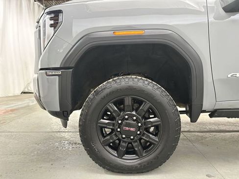 Used 2024 GMC Sierra 2500 AT4 w/ Technology Package image 21
