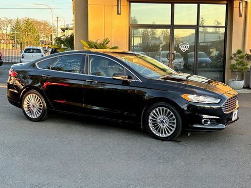 Used 2016 Ford Fusion Titanium FWD image 1