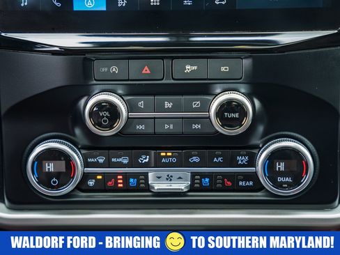 Used 2024 Ford Expedition Limited image 25