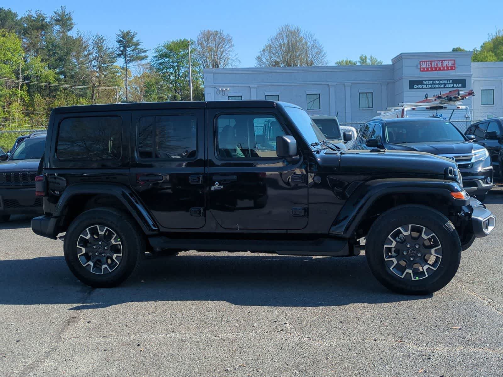 New 2026 Jeep Wrangler Unlimited Sahara AWD/4WD image 9