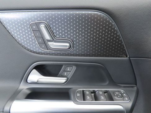 Certified 2025 Mercedes-Benz GLA 250 image 24