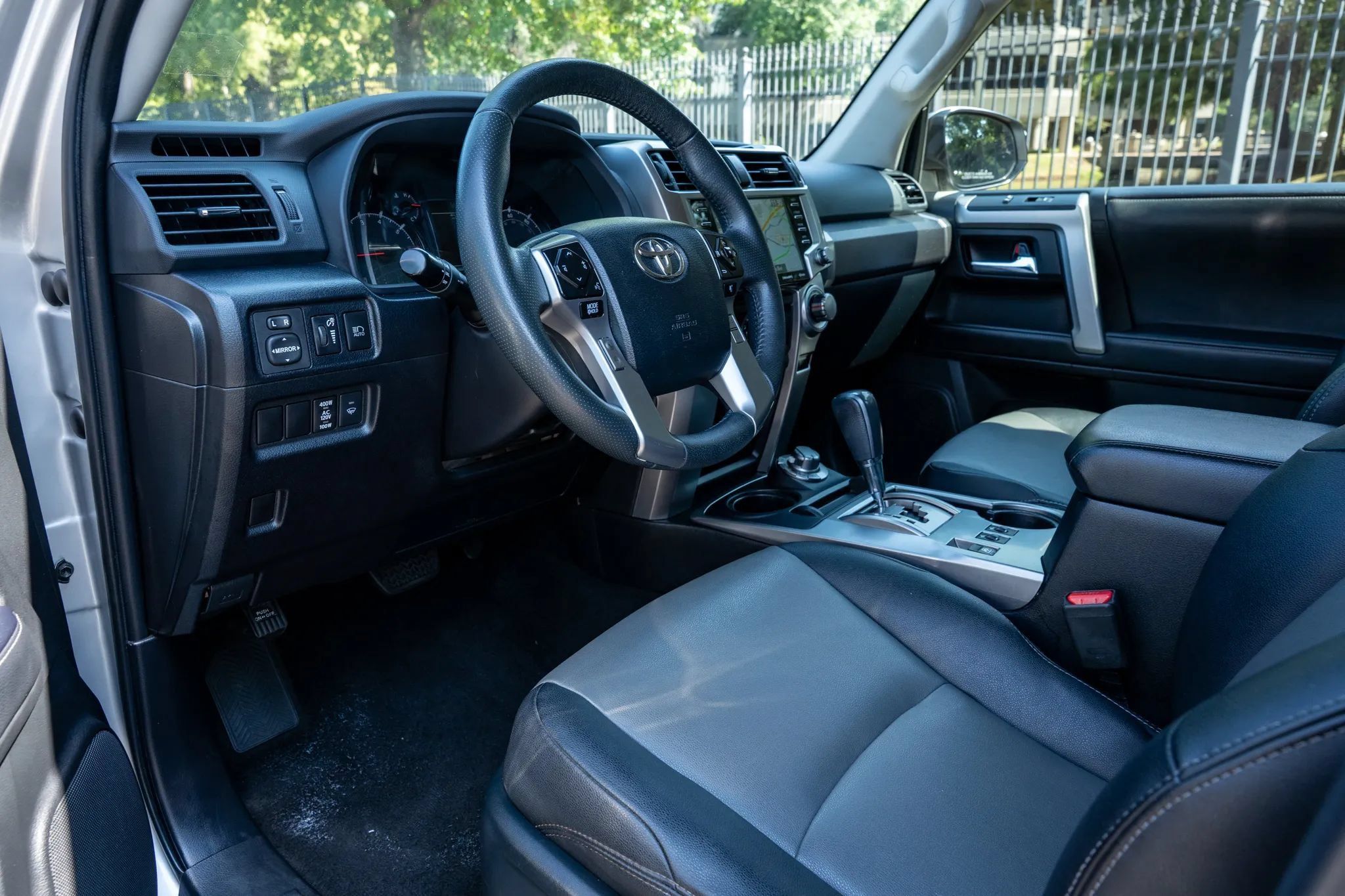 Used 2022 Toyota 4Runner SR5 Premium w/ Moonroof Package AWD/4WD image 10