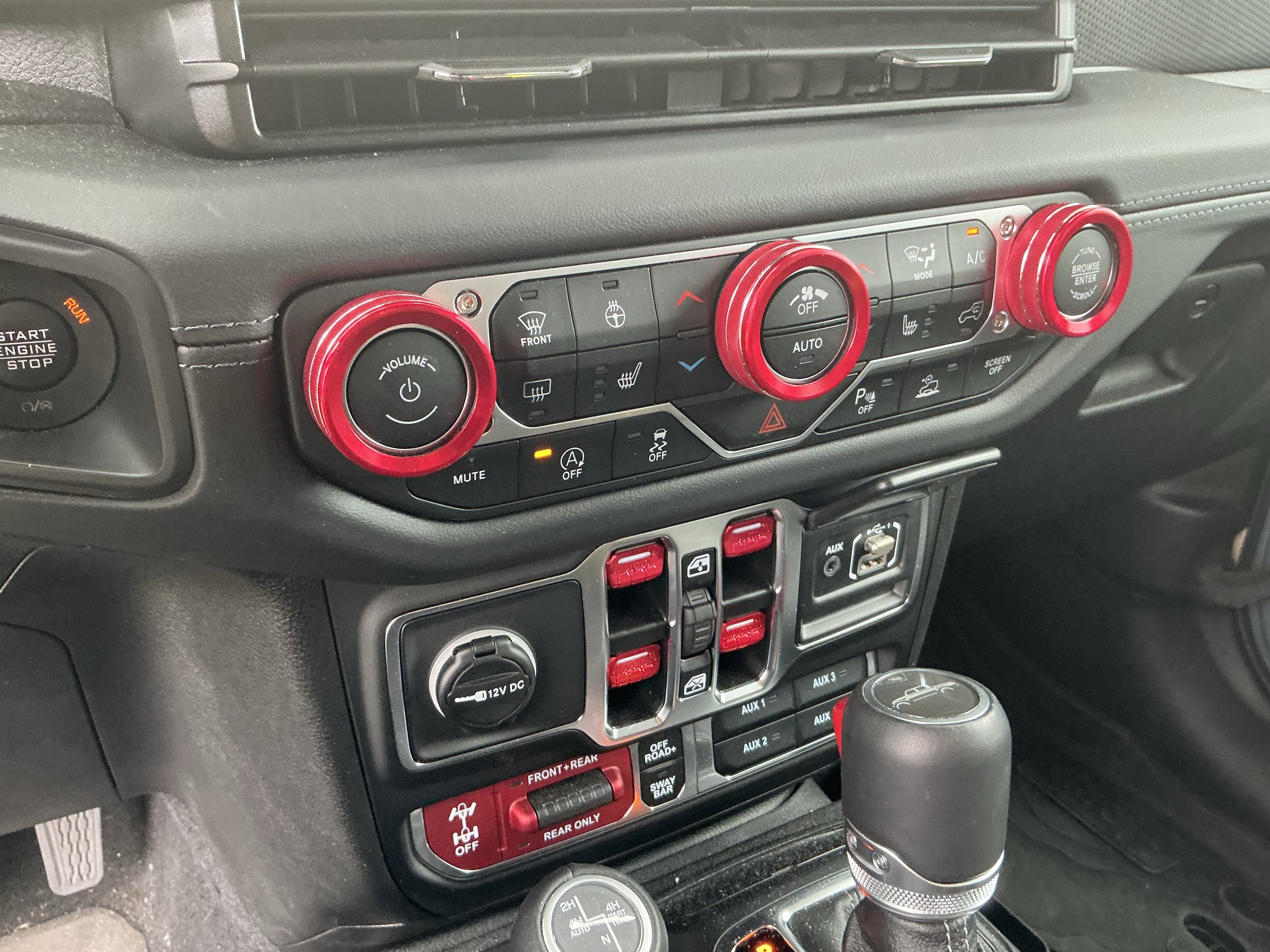 Used 2025 Jeep Gladiator Rubicon AWD/4WD image 26
