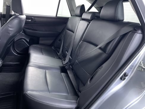 Used 2019 Subaru Outback 2.5i Limited AWD/4WD image 18