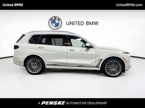 Used 2025 BMW X7 xDrive40i w/ Parking Assistance Package AWD/4WD image 4