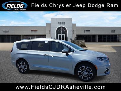 New 2026 Chrysler Pacifica Pinnacle