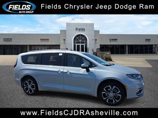 New 2026 Chrysler Pacifica Pinnacle video 1