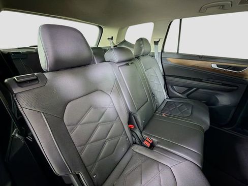 New 2025 Volkswagen Atlas SE image 28
