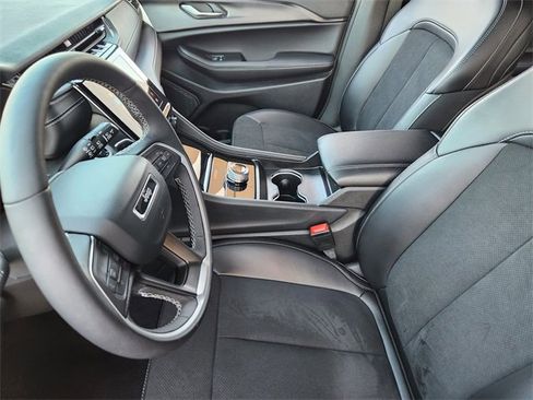 Certified 2025 Jeep Grand Cherokee L Altitude image 12