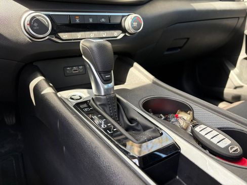 Used 2025 Nissan Altima 2.5 SV FWD image 41