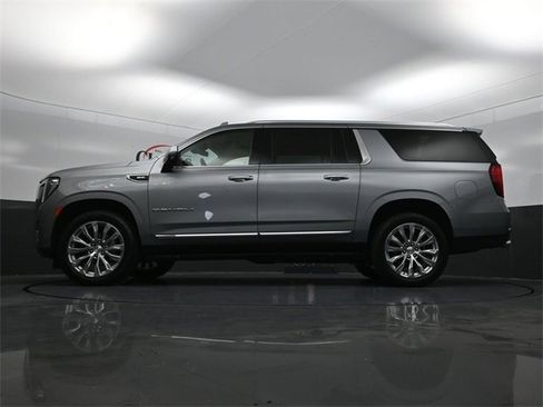 Used 2023 GMC Yukon XL Denali image 25