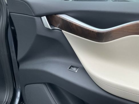 Used 2017 Tesla Model X 75D image 68