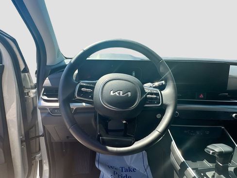 Certified 2026 Kia Carnival SX Prestige FWD image 14