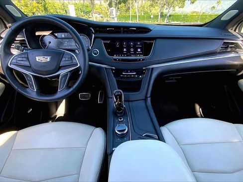 Used 2025 Cadillac XT5 Sportv image 15