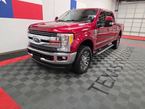 Used 2017 Ford F250 Lariat w/ Lariat Value Package AWD/4WD image 3