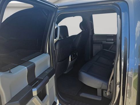 Used 2018 Ford F250 XLT w/ XLT Premium Package AWD/4WD image 11