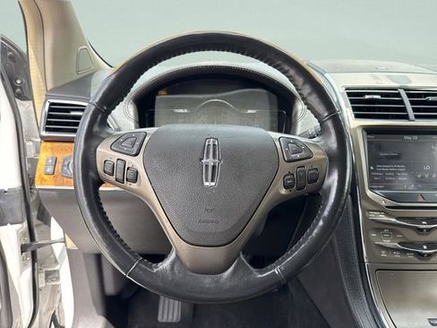 Used 2011 Lincoln MKX 2WD w/ 102A Rapid Spec Order Code image 40