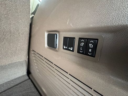 Used 2021 GMC Yukon Denali image 20