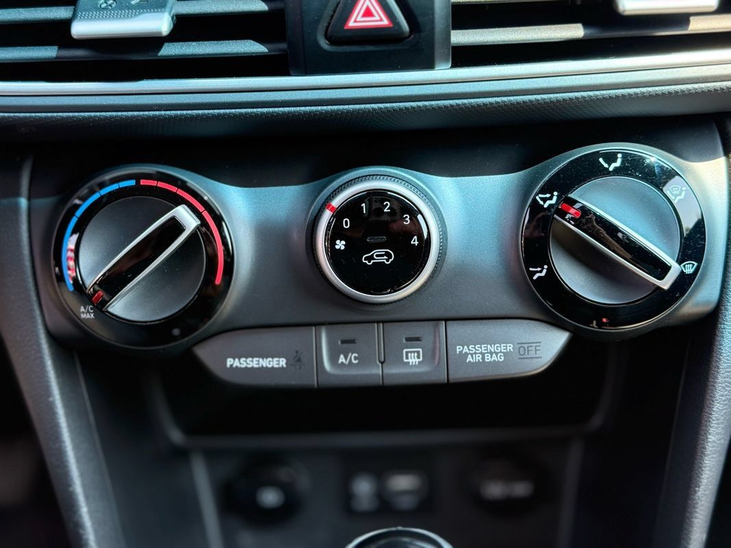 Used 2021 Hyundai Kona SEL FWD image 16
