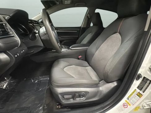 Used 2018 Toyota Camry LE FWD image 21